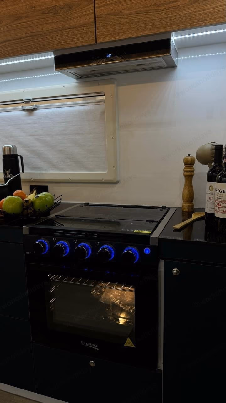 Cocina RECPRO · 3 hornallas con horno