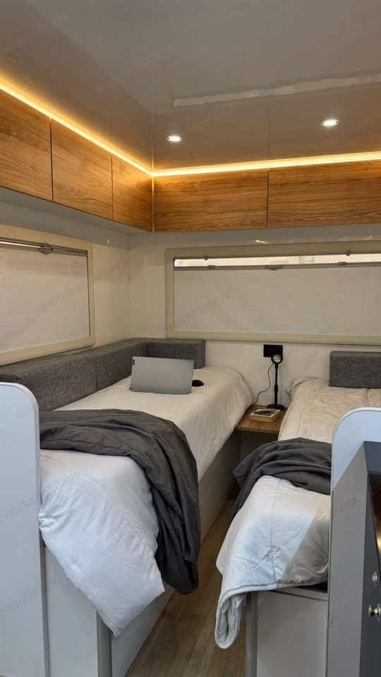 Dormitorio · las dos camas en formato sillón